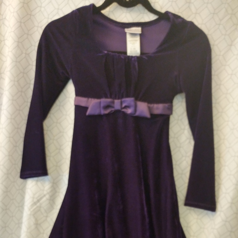 Beautiful girl’s, size 10, long sleeve velvet dres